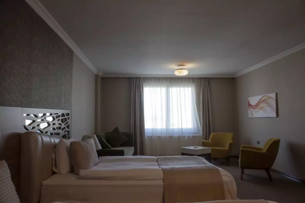 Royal Milano Hotel Van - Mehrparvaz-619